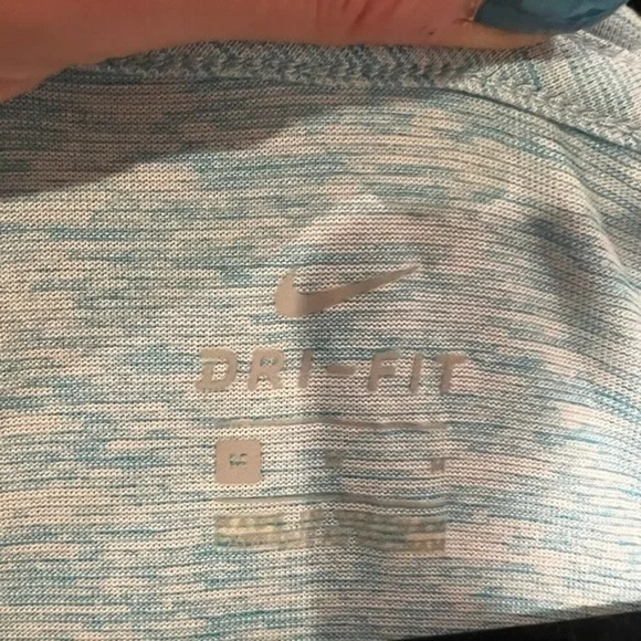 Nike tee - Picture 4 of 4